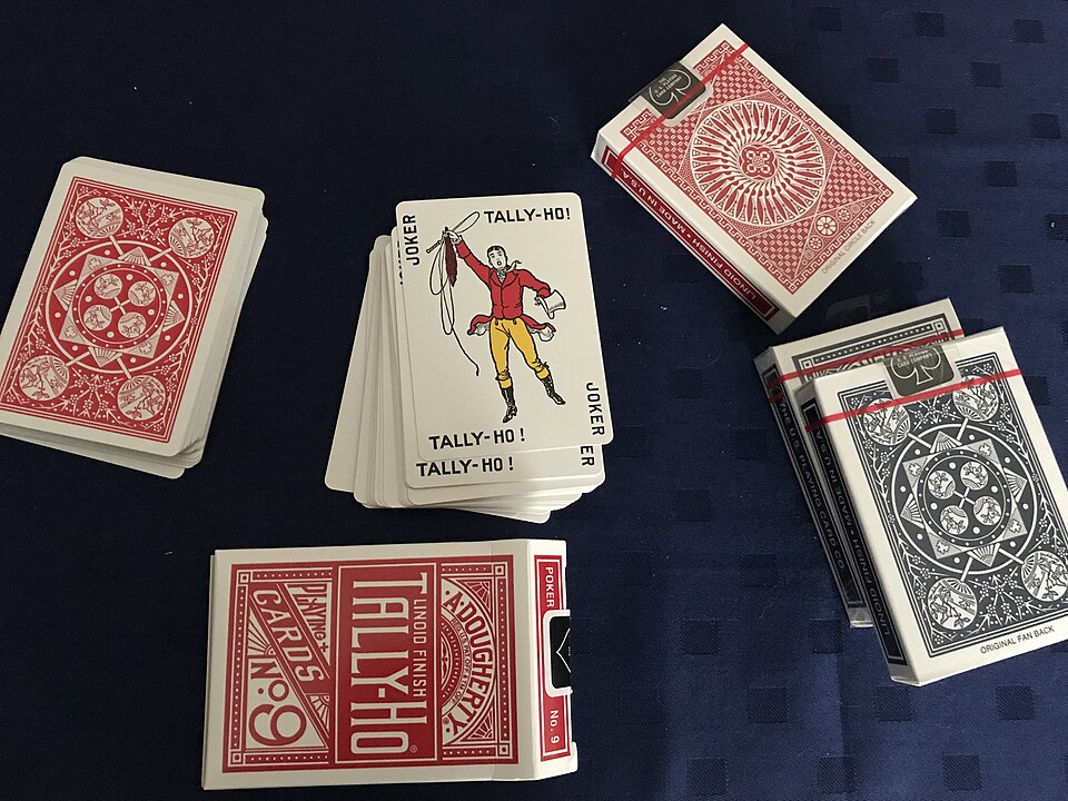 Tally-Ho Circle Back — Tally-Ho playing cards. Photo: The White Duke / Wikimedia Commons (CC BY-SA 4.0)